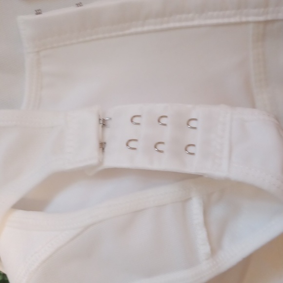 Embraced bra white size extra large back support bra white set of 2 - Picture 3 of 7